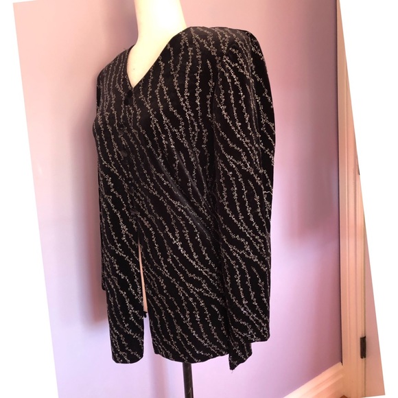 J.B.S vintage pullover top w/ metallic threading - Picture 5 of 5